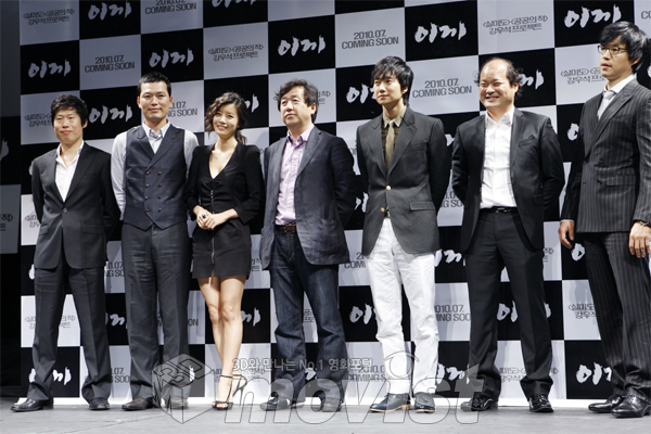  (왼쪽부터) 유해진, 정재영, 유선, 강우석 감독, 박해일, 김상호, 유준상