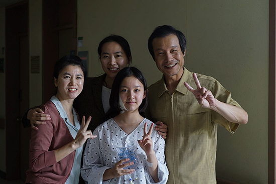  <벌새> 김보라 감독(맨 위)과 '은희엄마', '은희', '은희아빠' (왼쪽부터)